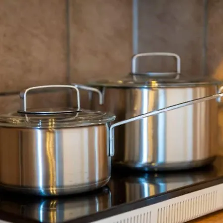 Hirsch Stadt 2 - Terrasse Mit Flussblick - Parkplatz